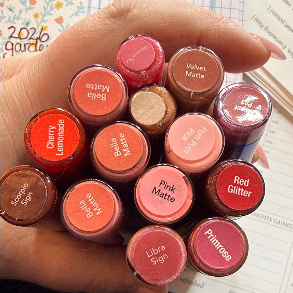 Lipsense gloss EACH - Picture 2 of 4